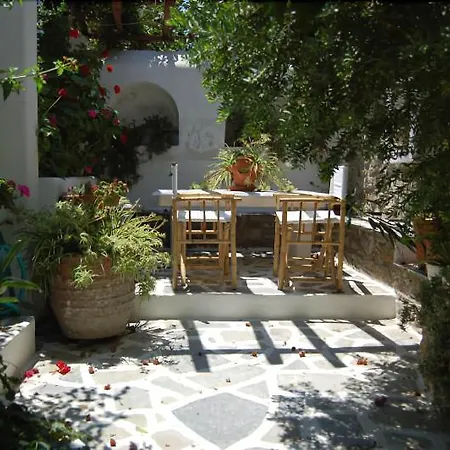 Aparthotel Pinelopi 3*