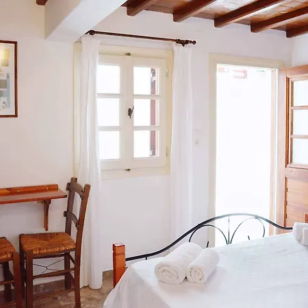 Aparthotel Pinelopi 3*